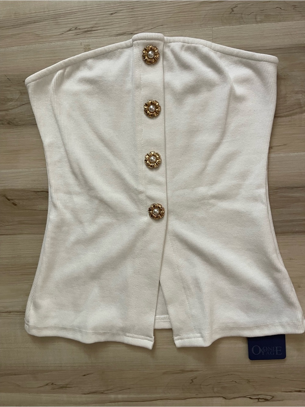 & Other Stories White Ribbed Top with Red Accent Nail Detail